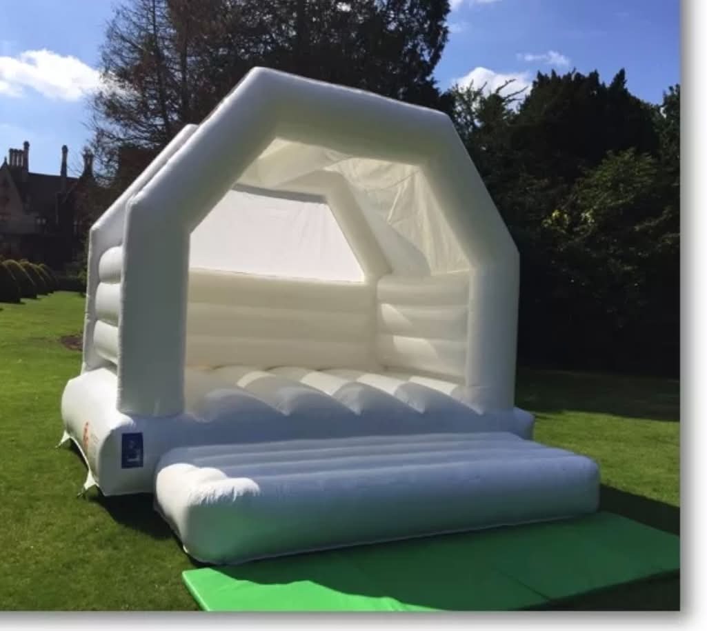 Do Face Paints Stain Bouncy Castles? The Truth from Cheltenham's Trusted Face Painter